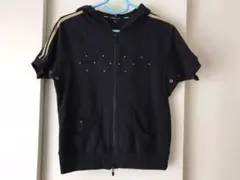 お値下げ中♥️半袖パーカー　ブラック ☆BCBG MAXAZRIA ☆のサムネイル