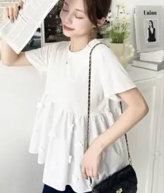 moment+ フラワードット異素材切り替えプルオーバー　ペプラムTシャツのサムネイル