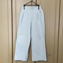 UNIQLO スマートアンクルパンツ　白