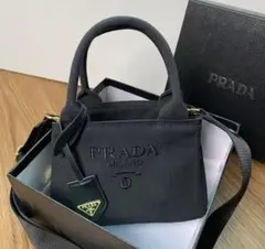 PRADA ブラックキャンバスショルダーバッグ ノベルティ