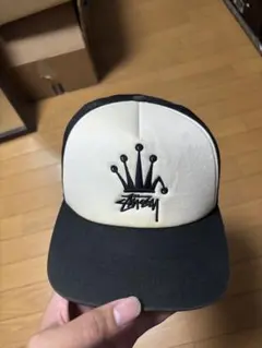 Stussy クラウンロゴ メッシュキャップ ブラック - メルカリ