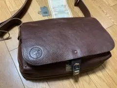 レアなハンティングワールド　レザーショルダーバッグ