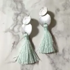 Item thumbnail for item e102acac-100e-44e6-a57c-f990a21c0892