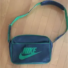 エナメルバッグ