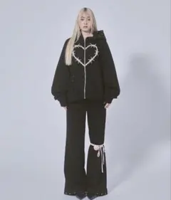 THEREDTHREAD♡emblem cropped hoodie♡black - メルカリ