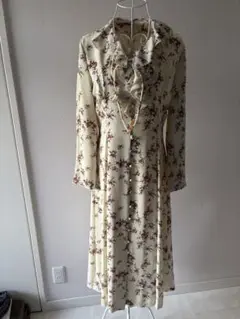 KETTY 花柄フリル付きロングワンピース、カーディガン付き
