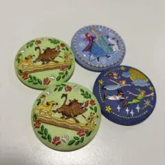 ディズニー刺繍デザインキャラクターピンバッジ4個セット