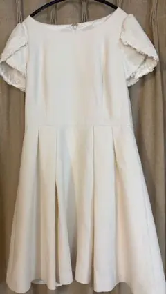 LAISSE PASSE お袖が可愛い白色ワンピース 難あり