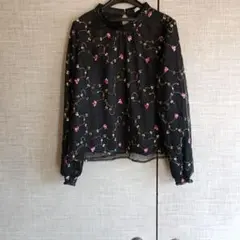 I*I様 花柄刺繍 長袖ブラウス 黒