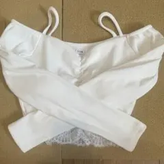 GYDA カップ付きHEMレースオフショルトップス ホワイトのサムネイル