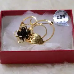 ゴールドメッキ 花と葉 ブローチ