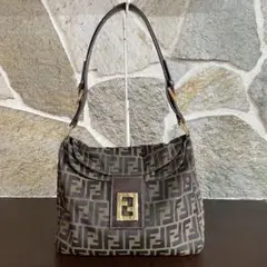 FENDI フェンディ　ズッカ　ショルダーバッグ　マンマバケット