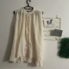 アイボリー ノースリーブ シャツ