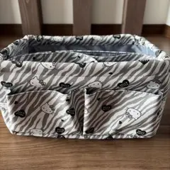 しまむら サンリオ ハローキティ 仕切り収納ケース ゼブラ