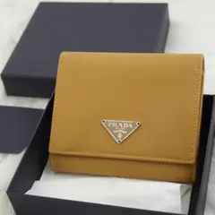 未使用品　自宅保管品　箱付き　PRADA プラダ　三つ折り財布　サフィアーノのサムネイル