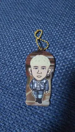 奥田力也クリアチャーム背景あり