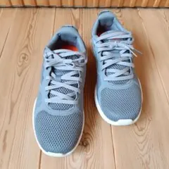【美品】Reebok軽量トレーニングシューズフレックスゴン フォース　グレー