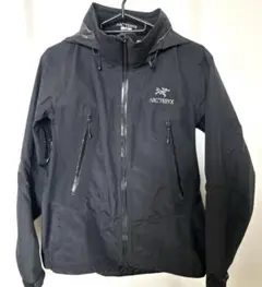 ARC'TERYX フード付きジャケット ブラック　レディース