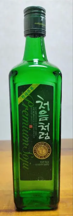 チョウムチョロム（처음처럼）Premium Soju 10年熟成のサムネイル
