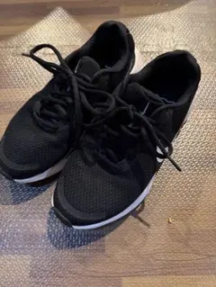 NIKE レボリューション　ブラック23.5センチ