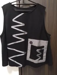 黒ノースリーブトップス