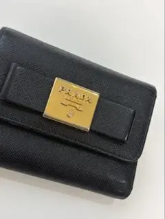 PRADA サフィアーノ 三つ折り財布 ブラック リボン