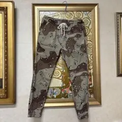 カモフラージュ リラックスフィットパンツ