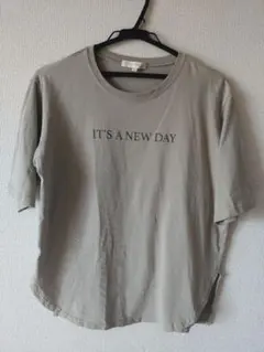 grove ロゴプリント Tシャツ サンドベージュ Mのサムネイル