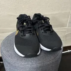 k*☆様 Nike ブラック/ゴールド スニーカー　レボリューション6　23.5