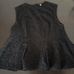 黒 フリル ノースリーブ トップス S