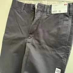 ユニクロ　ダークグレー チノパン レギュラーフィット 76