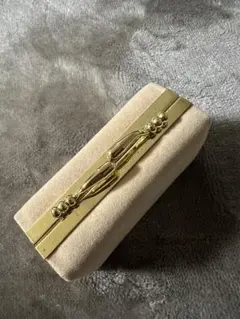 金色の装飾的アクセサリーケース