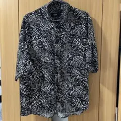 5月だけ限定価格！AZUL BY MOUSSY サイズM リーフ柄シャツのサムネイル