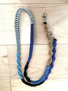 ハンドメイド　スマホショルダーストラップ　2ミリパラコード　軽い　北欧　ブルー系