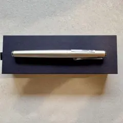 LAMY 万年筆 14K 585 ステュディオ シルバー系 インク切れ LAMY 万年筆 14K 585 ステュディオ シルバー系 インク切れ - メルカリ
