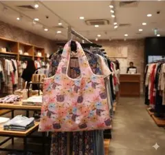 ⭐️【新品未使用】エコバッグ　コンパクト　折りたたみ　収納　ネコ　ポップ　カラフル