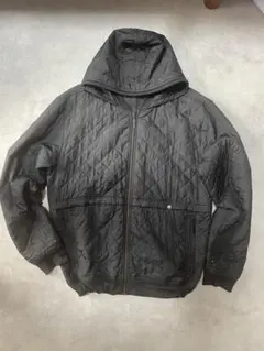 adidas ブラック キルティング フード付きダウンジャケット