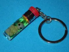 宇宙人★ホルマリン漬け★キーホルダー★赤★エイリアン★標本★UFO★エリア51