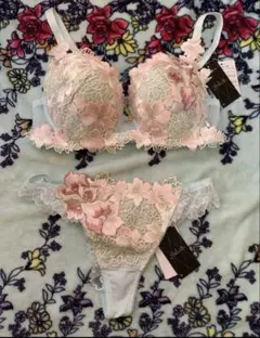 サルート ⭐️店舗限定⭐️89グループ ⭐️I'65/M⭐️上下セット 新品