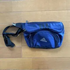 adidas ボディバッグ ウエストポーチ ネイビーのサムネイル