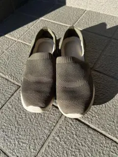 moz 軽量スニーカー　24cm カーキ　スリッポン