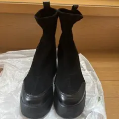 ブラック スエード プラットフォームブーツ