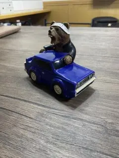 熊の置物　箱乗り　ハコスカ風