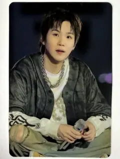 BTS】‪☆70F-03フォトカード☆ SUGA シュガ ユンギ - メルカリ‬