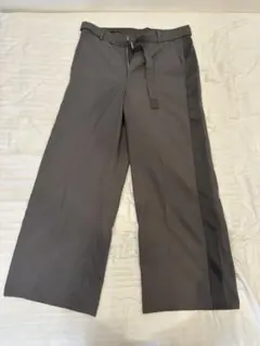 k*u様 sacai ダークグレー ストライプ ワイドパンツ ベルト付き - メルカリ
