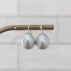 545 大粒グレーバロックパール揺れないフックピアス12mm 14Kgfゴールド