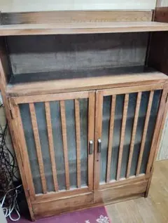 木製キャビネット 波型ガラス扉付き 古道具 - メルカリ