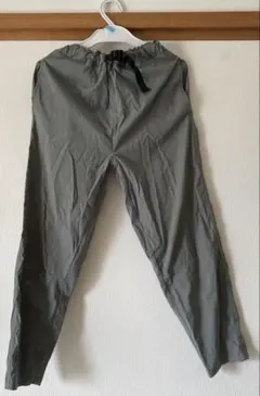 140 アウトドア用　モスグリーン　パンツ