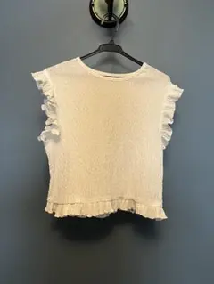 basement onlineフリル付きホワイトノースリーブトップス