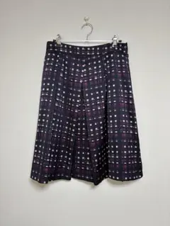 【美品】NATURAL BEAUTY 総柄 タック フレアスカート 40 Lのサムネイル
